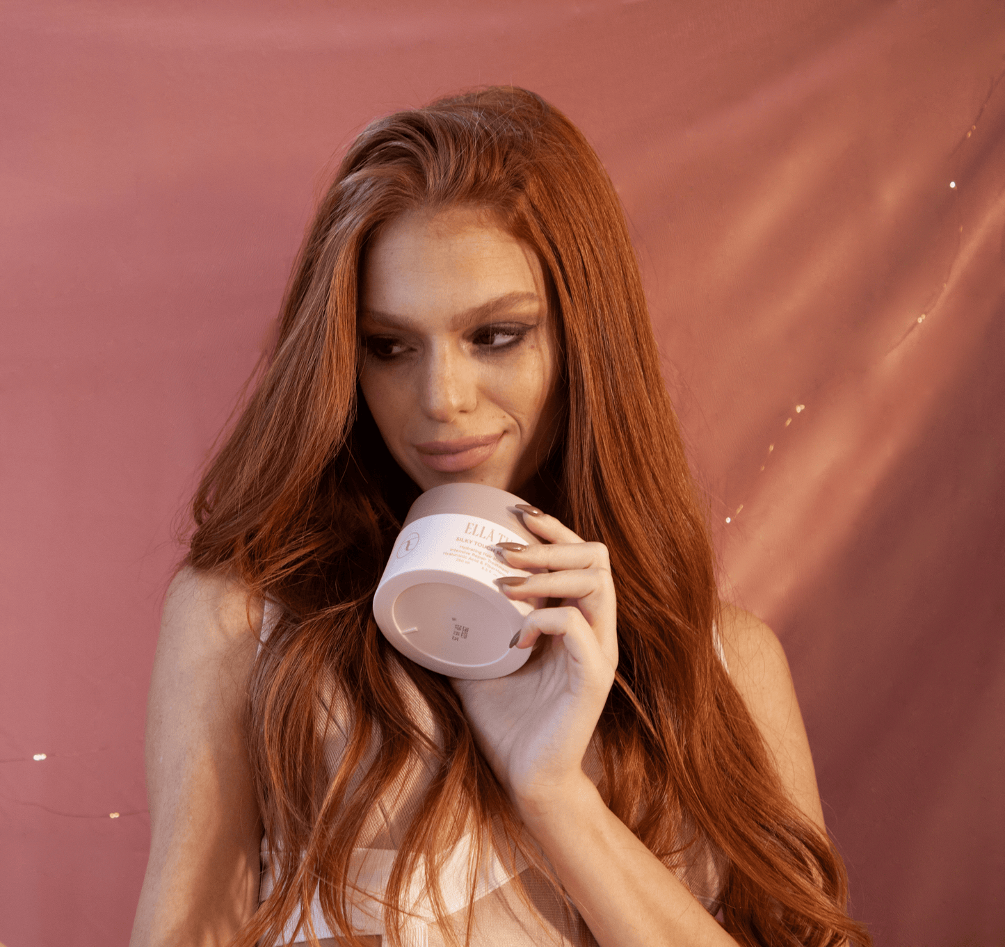 Experience the power of the Ellatu Silky Touch Hair Mask, deeply hydrating and nourishing with ingredients your hair will love, Hyaluronic Acid, Moringa and Castor Oil, Vitamin E and the patented ingredient Fiberhance.
