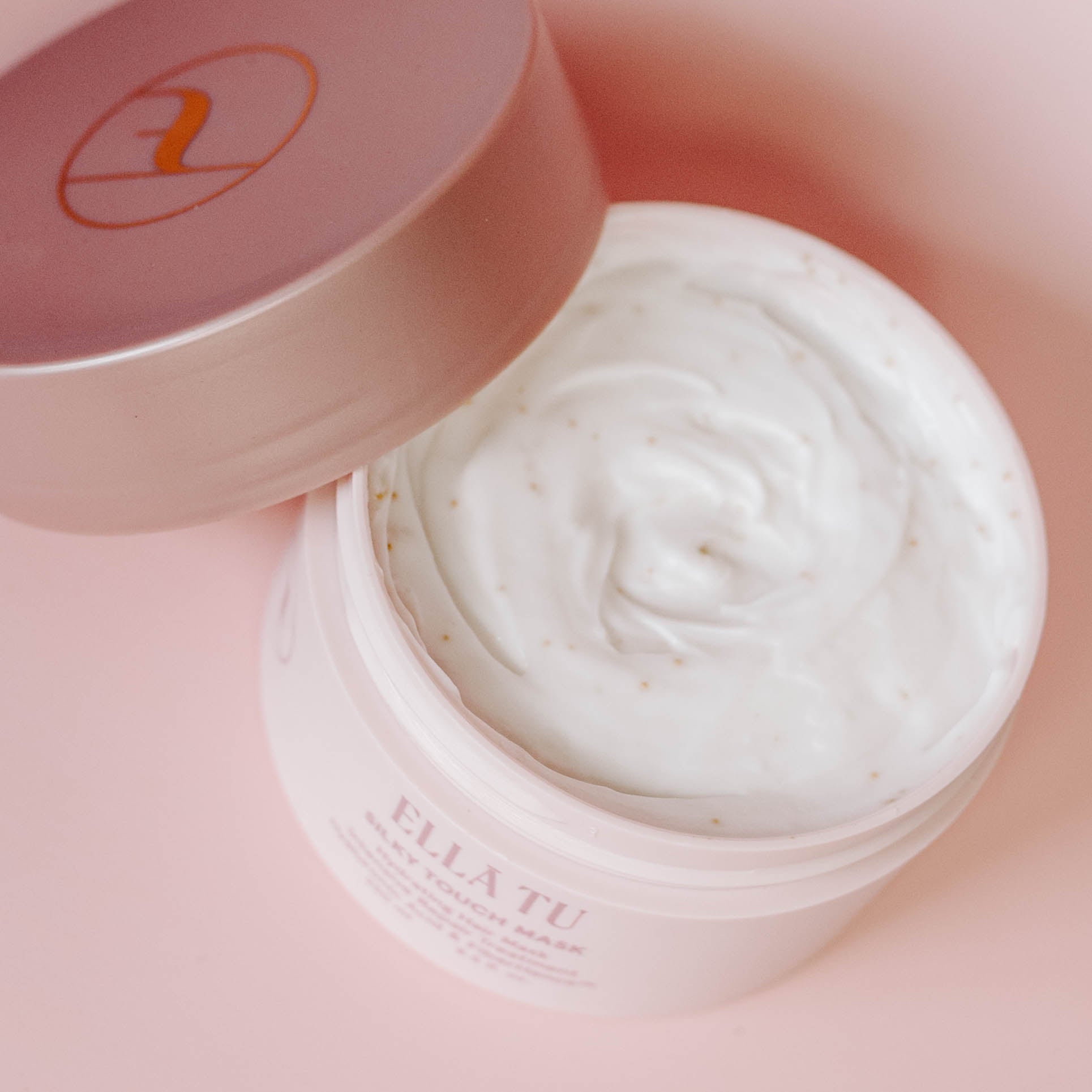 The Ellātu Silky Touch Hair Mask is enriched with Vitamin E to prevent dull and frizzy hair.
